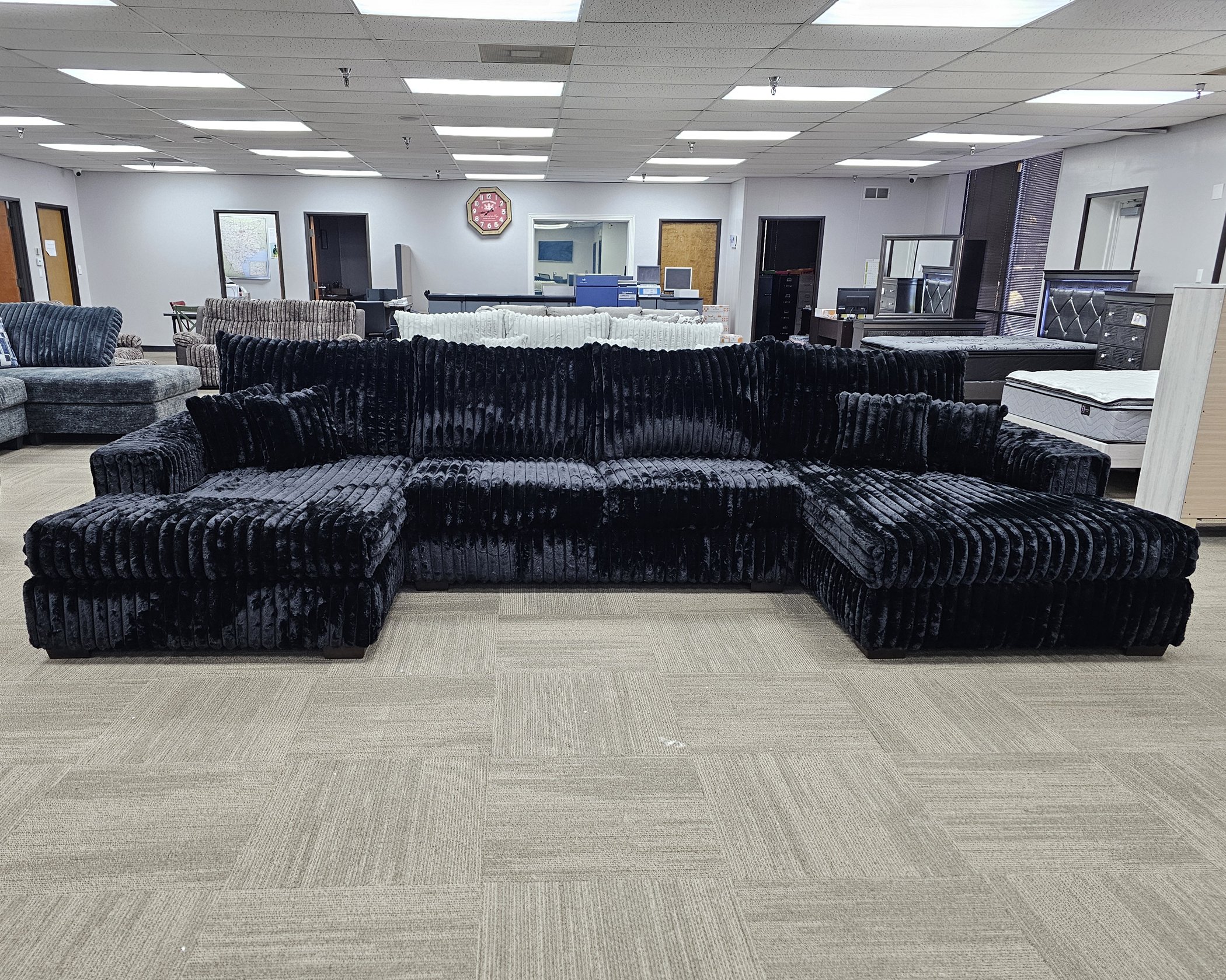 1008 Black Double Chaise